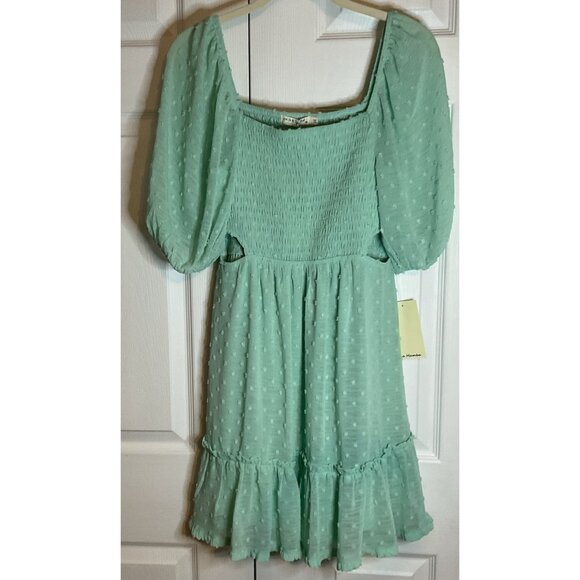 Live To Be Spoiled La Mamba Mint Green Short Sleeve Dress Cutouts Medium New - Picture 1 of 5